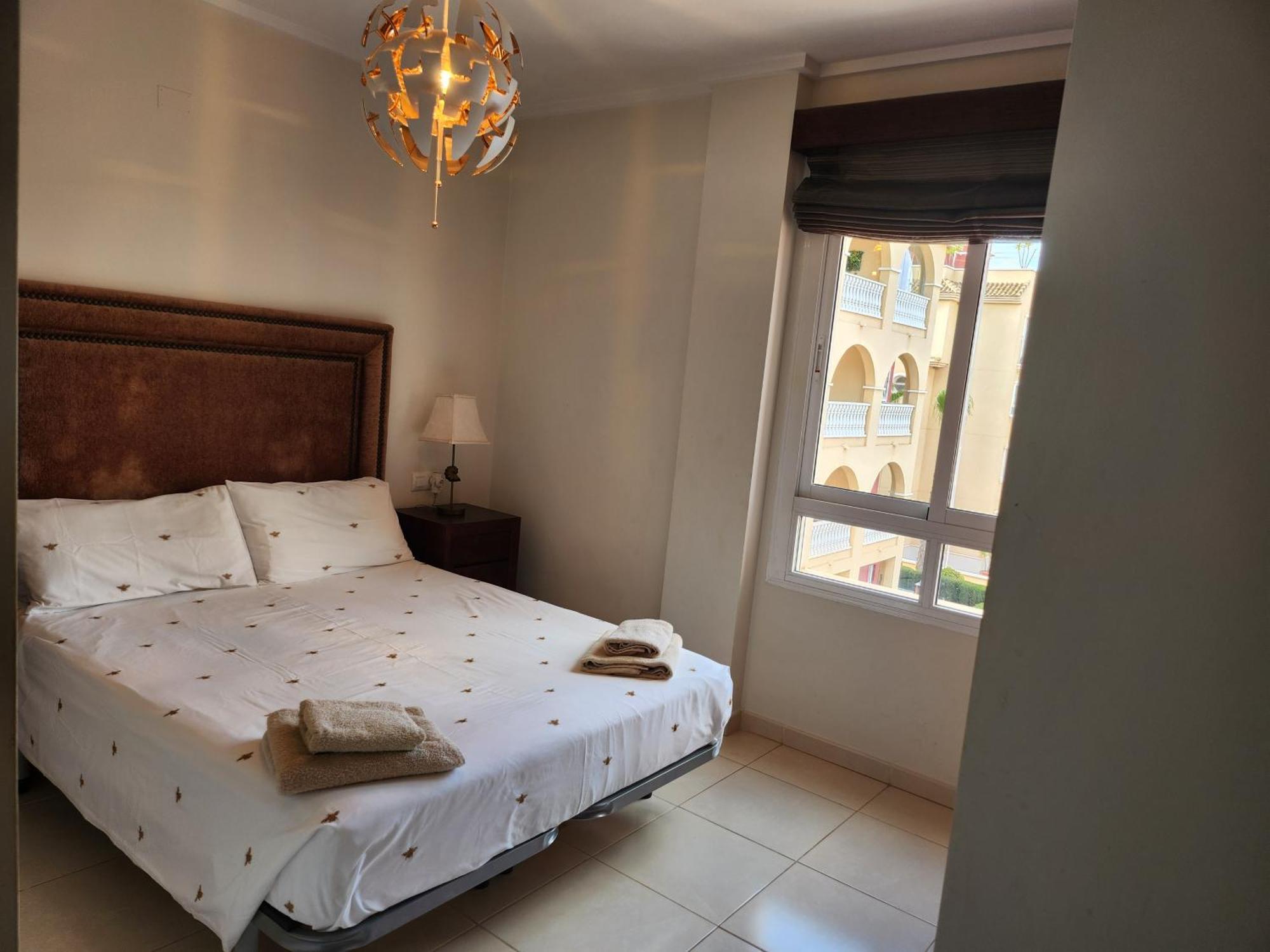 Spacious 3 Bedroom 2 Bathroom Apartment - Puerto Marina Complex لوس الكاثاريس المظهر الخارجي الصورة